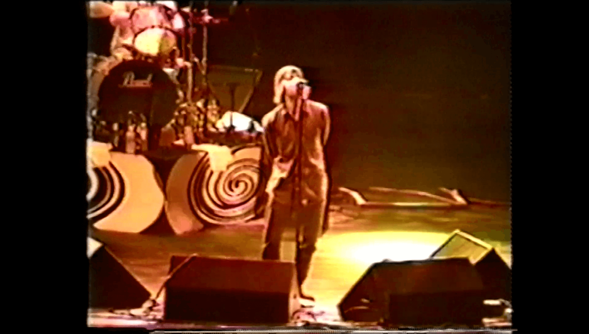 Oasis at Jones Beach Theatre; Long Island, NY - September 7, 1996