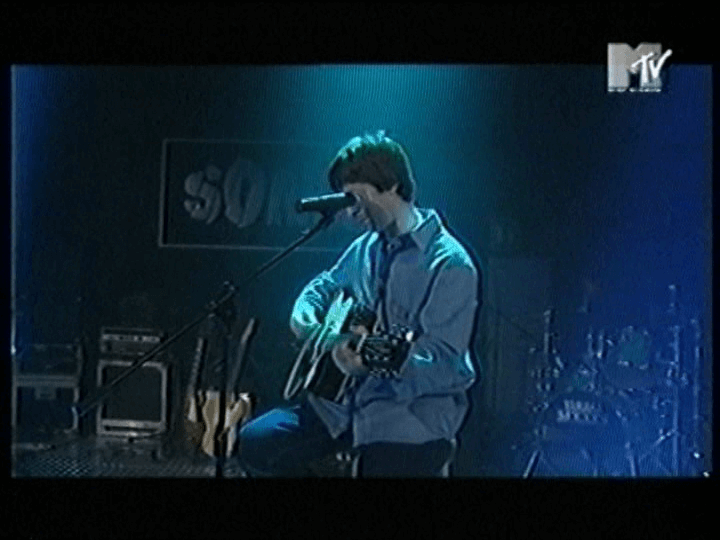 Oasis at Italy - November 17, 1997