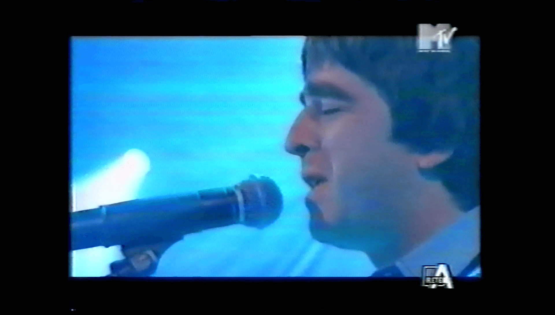 Oasis at Italy - November 17, 1997