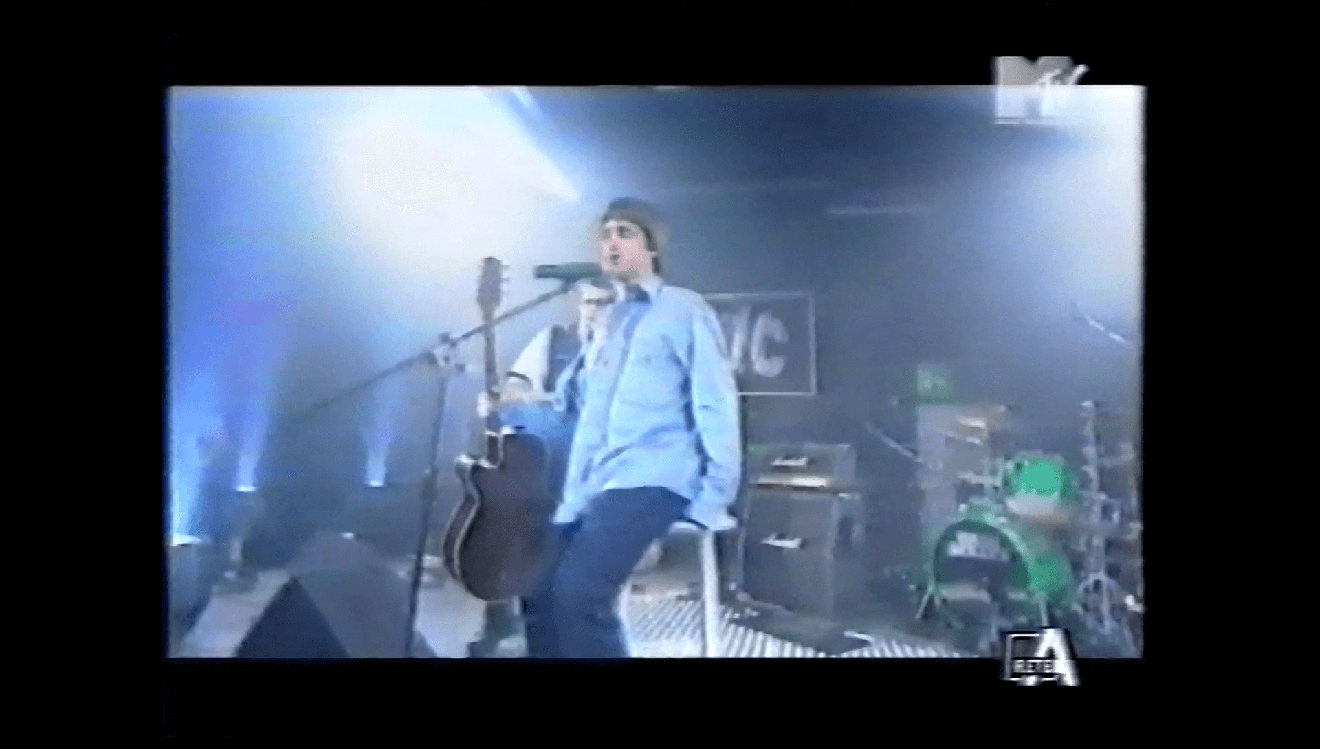 Oasis at Italy - November 17, 1997