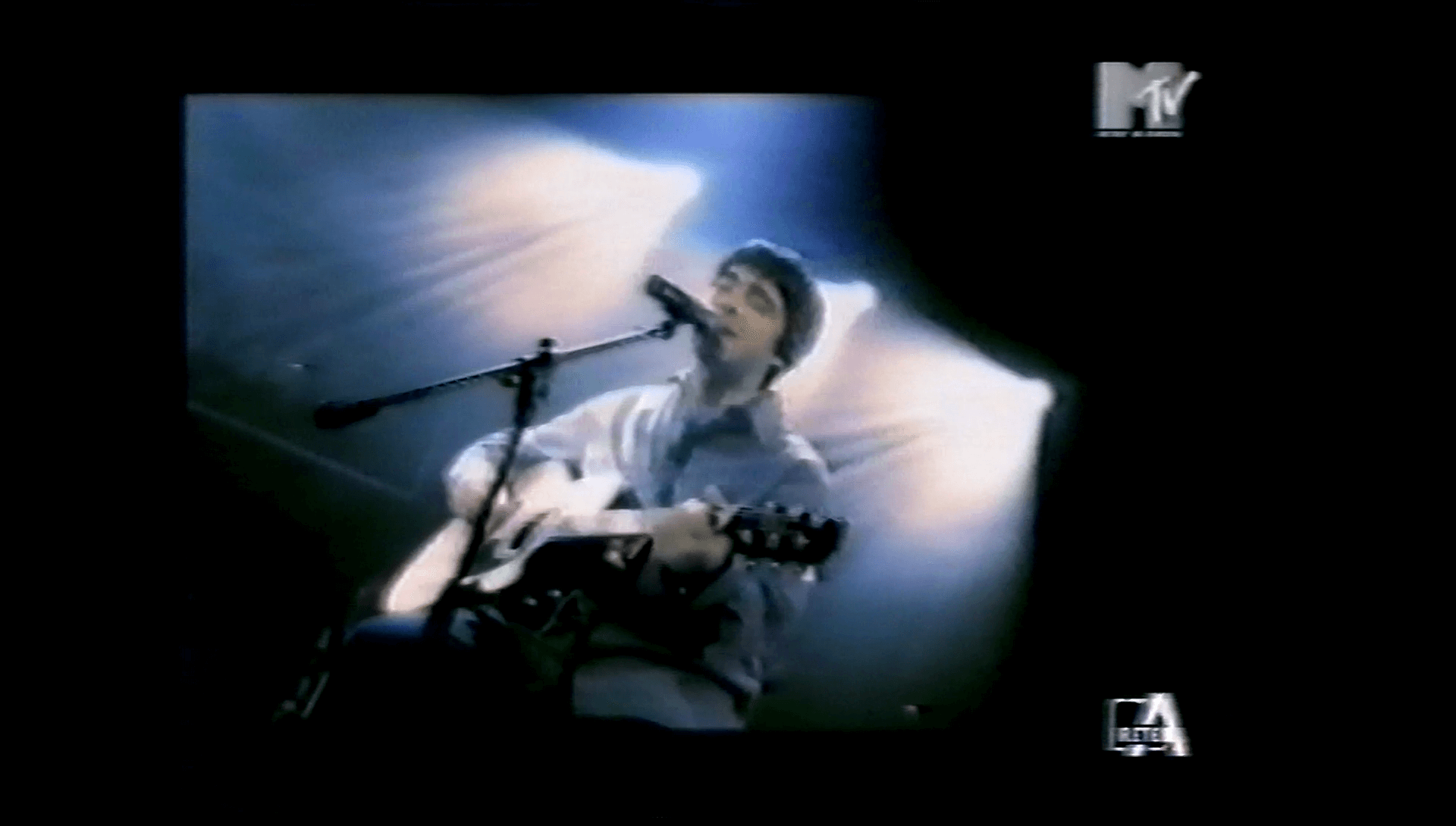 Oasis at Italy - November 17, 1997