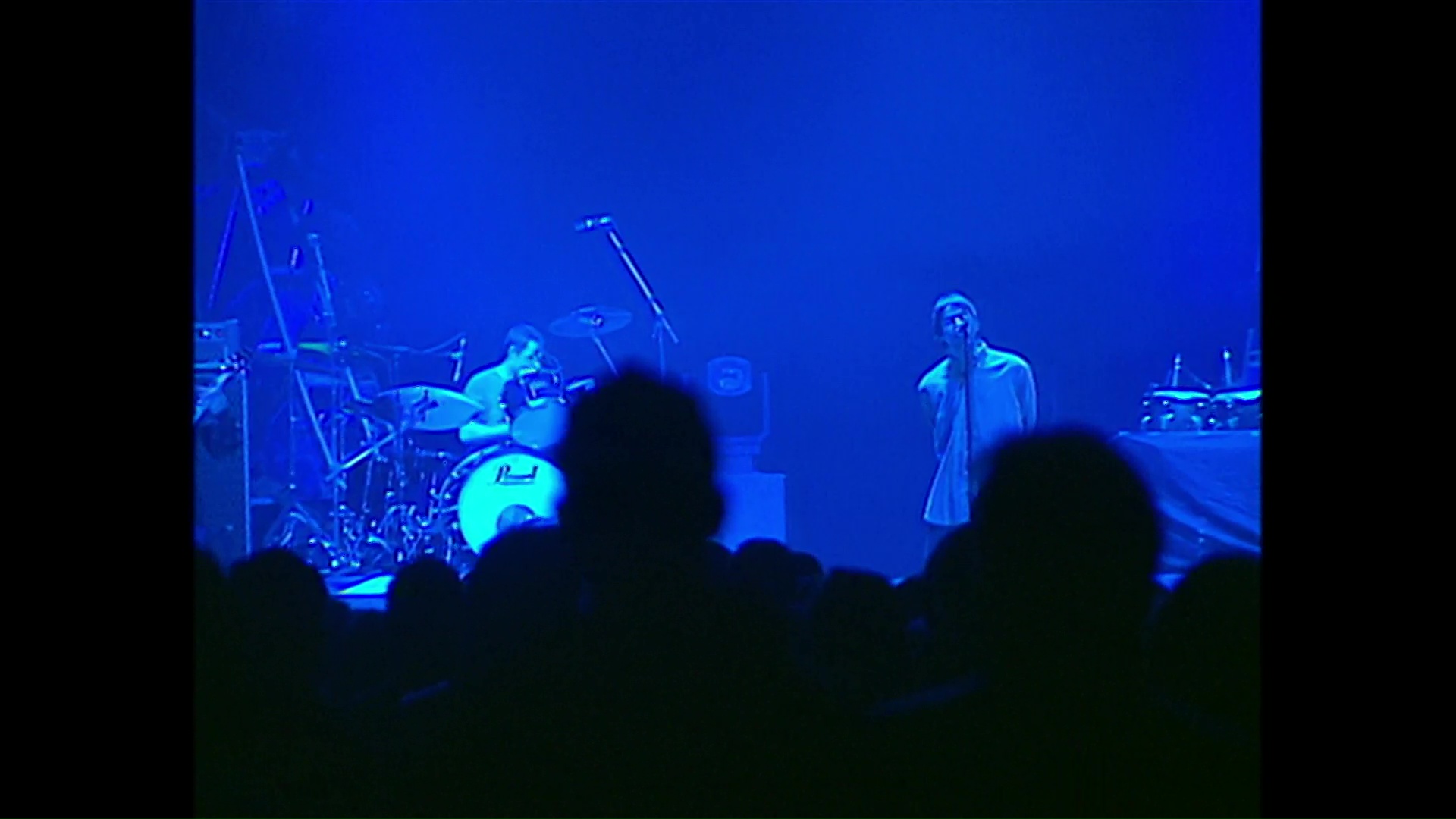 Oasis at Maple Leaf Gardens; Toronto, Canada - January 15, 1998