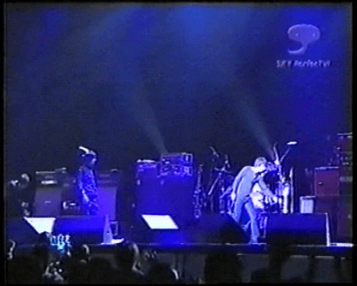 Oasis at '.Yokohama Arena; Tokyo, Japan.' - '.March 5, 2000.'