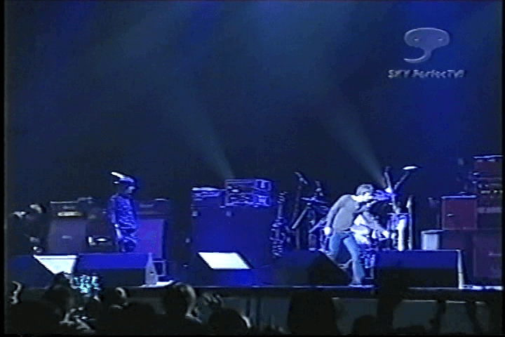 Oasis at '.Yokohama Arena; Tokyo, Japan.' - '.March 5, 2000.'