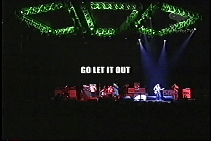 Oasis at '.Yokohama Arena; Tokyo, Japan.' - '.March 5, 2000.'