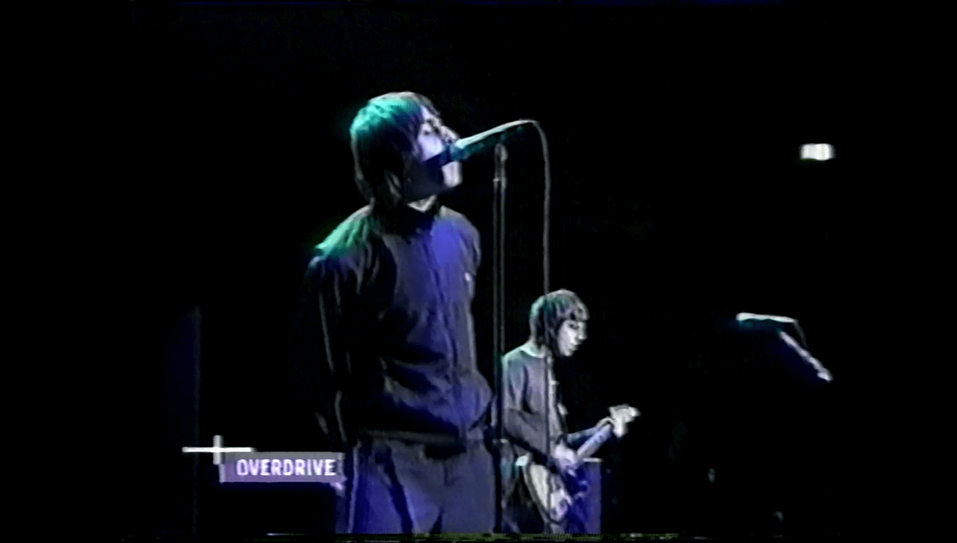 Oasis at '.Yokohama Arena; Tokyo, Japan.' - '.March 5, 2000.'