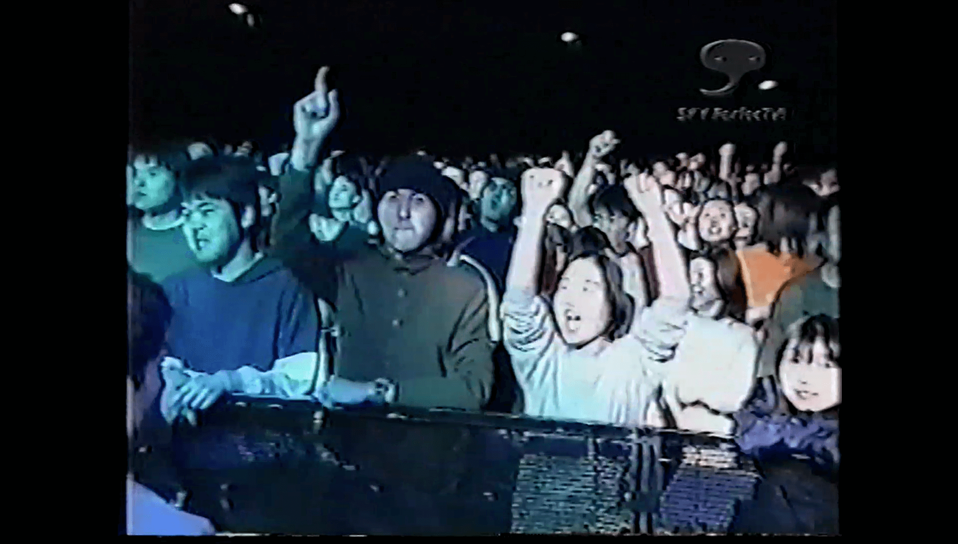 Oasis at '.Yokohama Arena; Tokyo, Japan.' - '.March 5, 2000.'