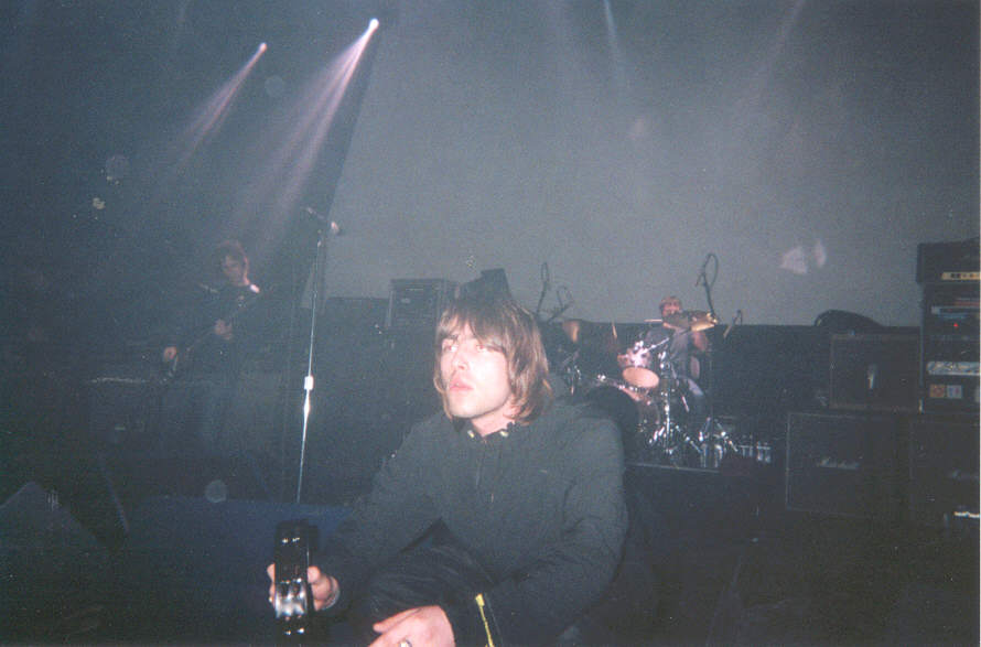 Oasis at State Theater; Detroit, MI - April 19, 2000