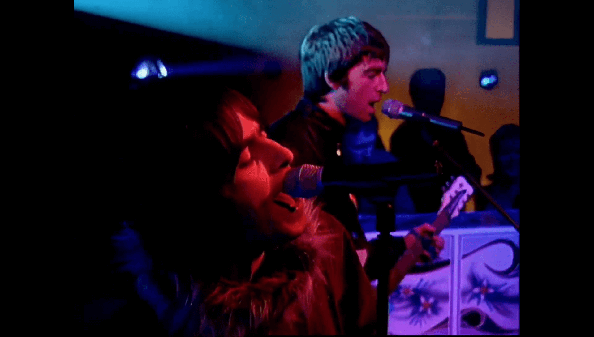 Oasis at Elstree Studios, London - April 21, 2000
