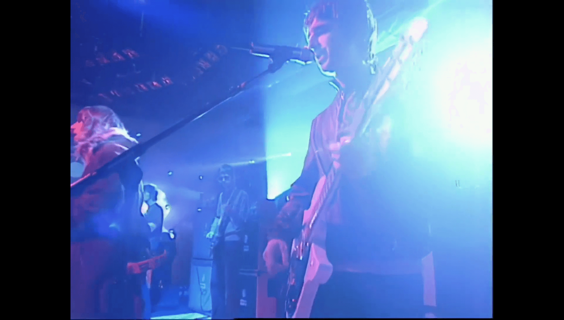 Oasis at Elstree Studios, London - April 21, 2000