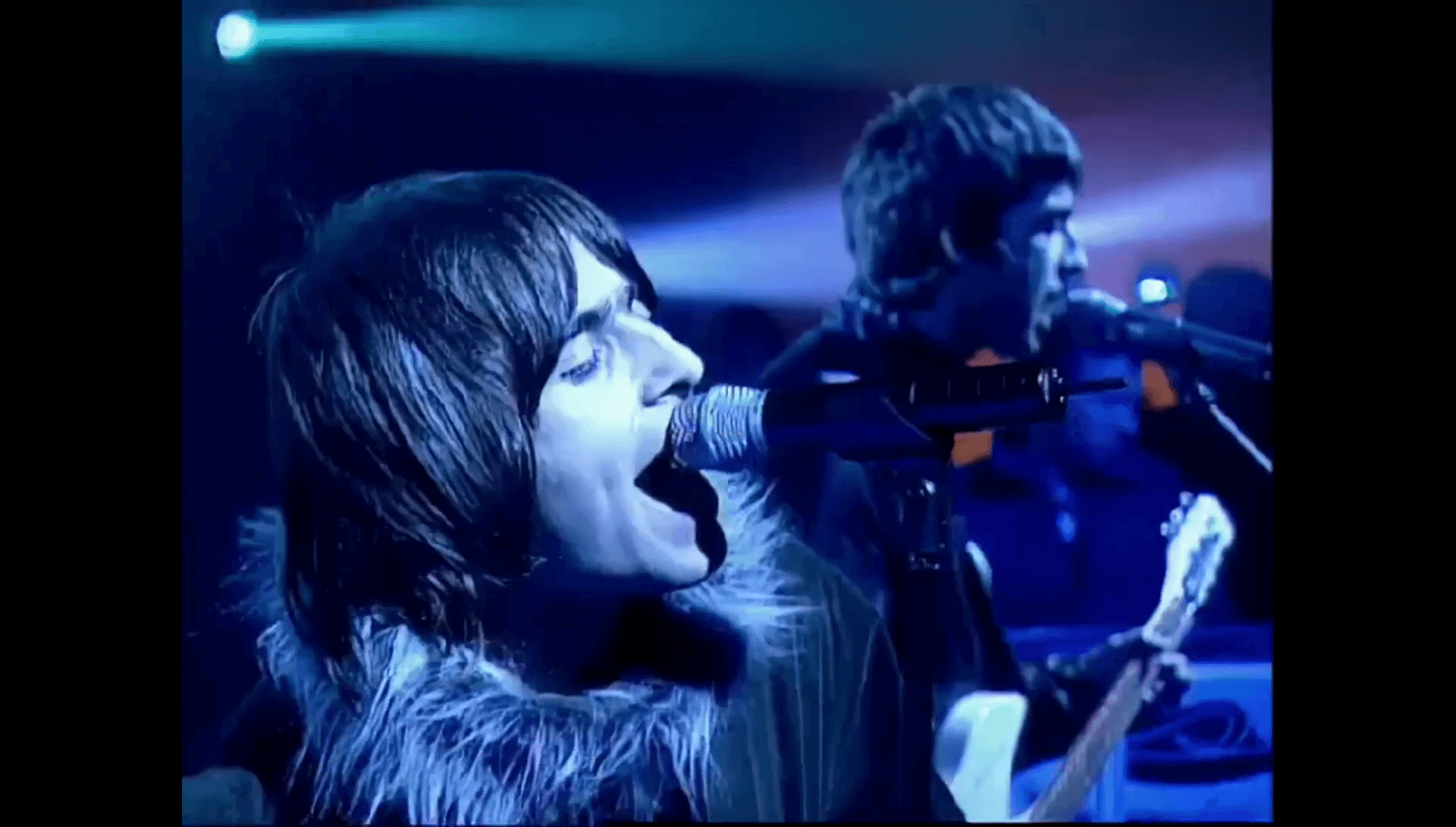 Oasis at Elstree Studios, London - April 21, 2000