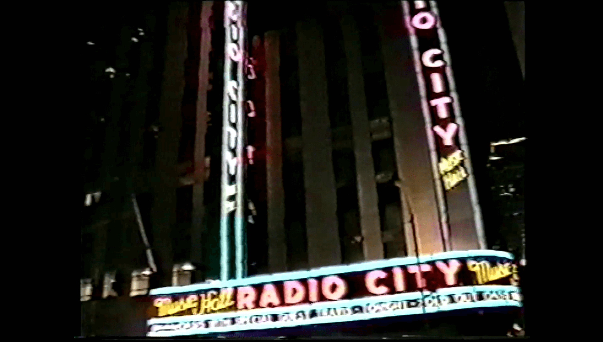 Oasis at Radio City Music Hall; New York, NY - May 1, 2000