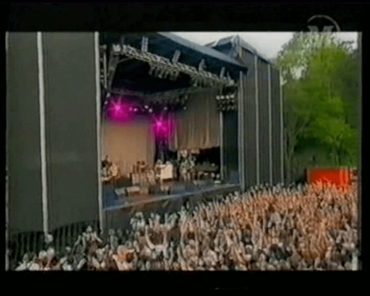 Oasis at Quart 2000; Kristiansand, Norway - July 6, 2000