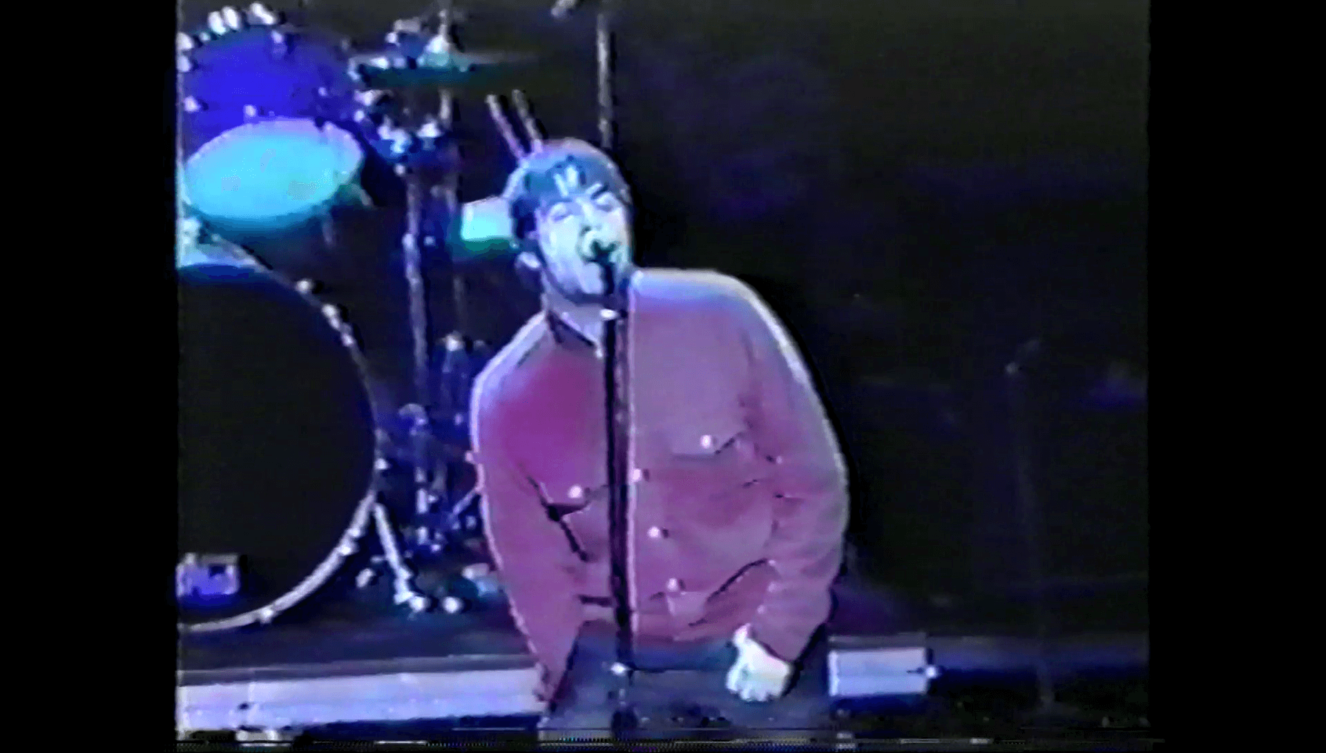 Oasis at Tweeter Center, Boston, MA, USA - June 11, 2001