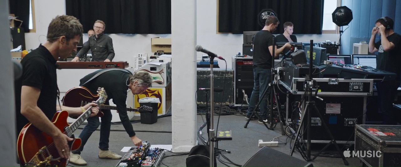 Noel Gallagher at York Hall Leisure Centre; Old Ford Rd., London E2 9PJ - November 1, 2017